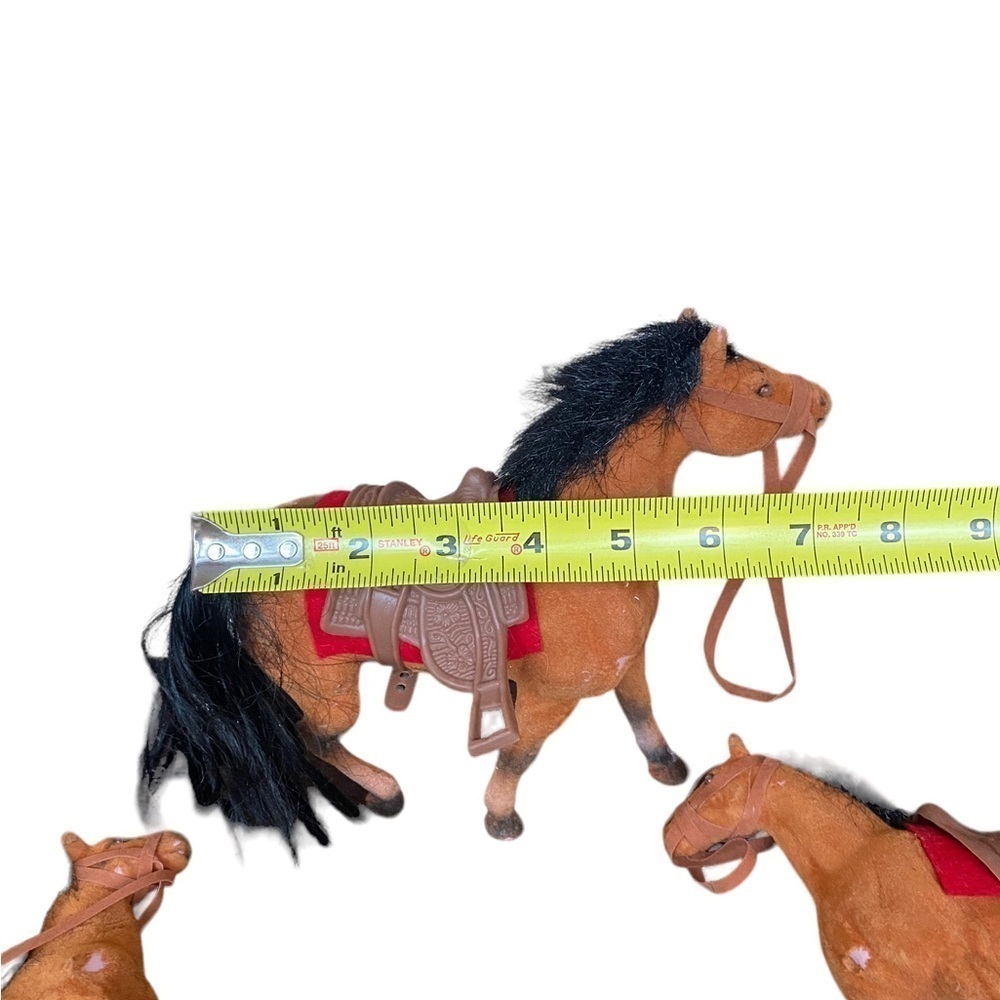 Toy Plastic Flocked Coated Felt 2 Horses and 2 Foals and Accessories - Picture 12 of 15
